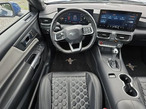 Used 2024 Ford Mustang Convertible RWD image 17