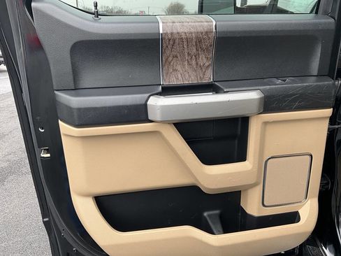 Used 2017 Ford F350 Lariat w/ Chrome Package image 43