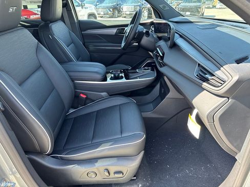 Used 2026 Buick Enclave Sport Touring w/ LPO, Floor Liner Package FWD image 16