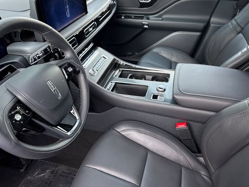 New 2026 Lincoln Aviator Reserve image 9