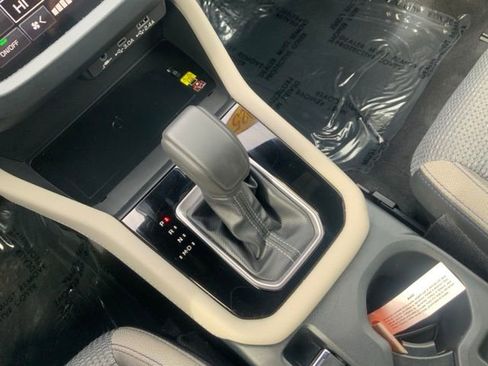 Certified 2025 Subaru Forester Premium image 30