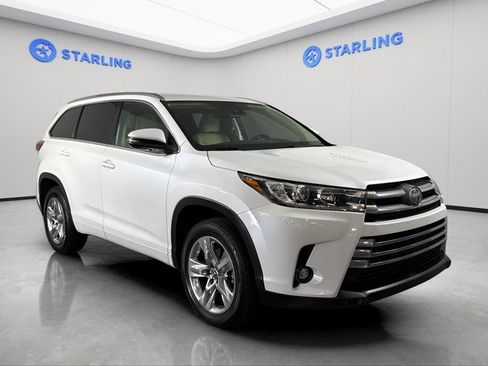 Used 2019 Toyota Highlander Limited FWD image 14