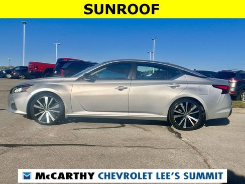 Used 2019 Nissan Altima 2.5 SR w/ SR Premium Package image 12