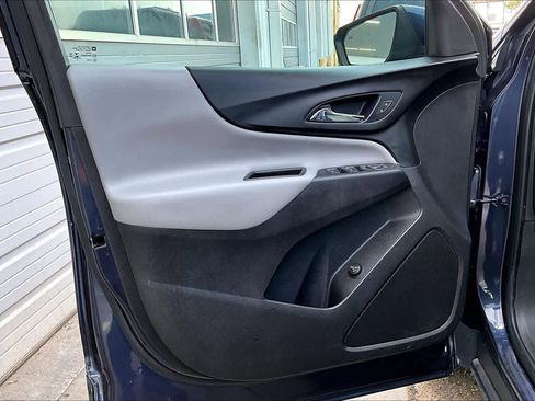 Used 2018 Chevrolet Equinox LT w/ Sun & Infotainment Package image 22