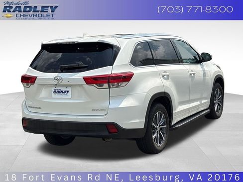 Used 2018 Toyota Highlander XLE AWD/4WD image 6