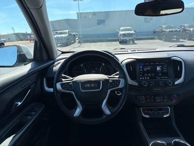Used 2024 GMC Terrain SLT AWD/4WD image 16
