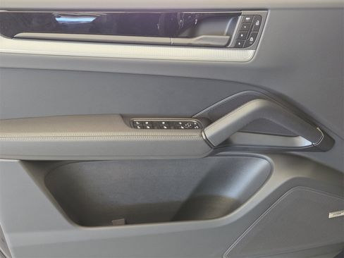 New 2026 Porsche Cayenne Coupe image 14