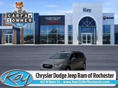 Used 2022 Chrysler Pacifica Touring-L