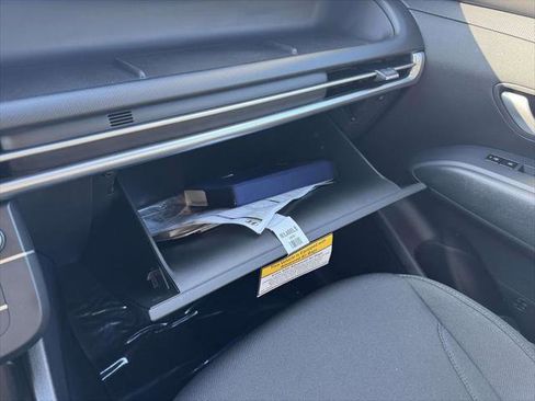 Certified 2025 Hyundai Tucson SE image 30