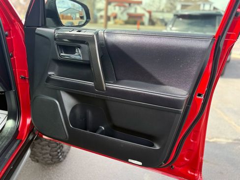 Used 2016 Toyota 4Runner SR5 image 27