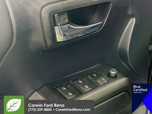 Used 2018 Toyota Tacoma TRD Off-Road AWD/4WD image 21