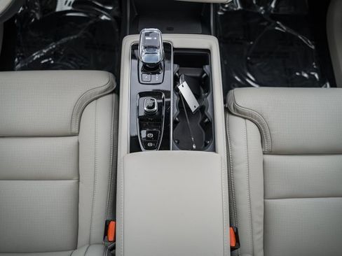 New 2026 Volvo XC90 B6 Ultra w/ Lounge Package image 26