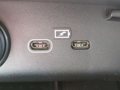 New 2026 Volvo XC40 B5 Ultra w/ Protection Package Premier image 21