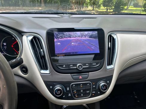 Used 2020 Chevrolet Malibu Premier FWD image 19