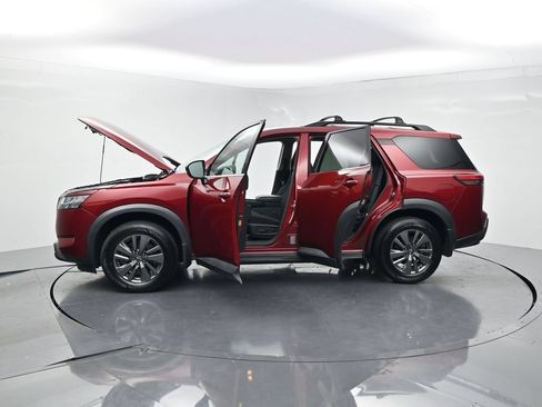 Used 2022 Nissan Pathfinder SV w/ SV Black Package FWD image 29