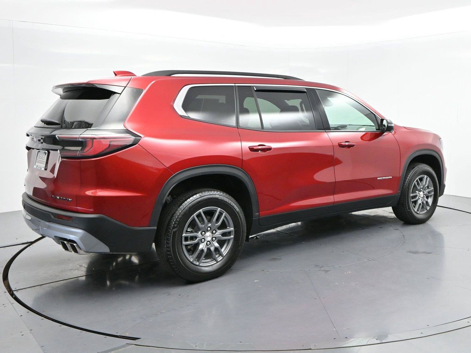 Used 2025 GMC Acadia Elevation FWD image 7