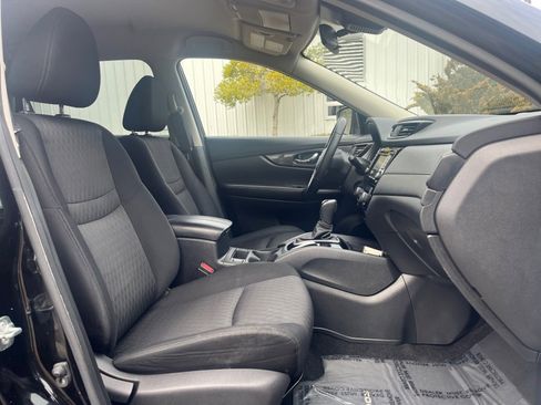 Used 2019 Nissan Rogue SV image 29