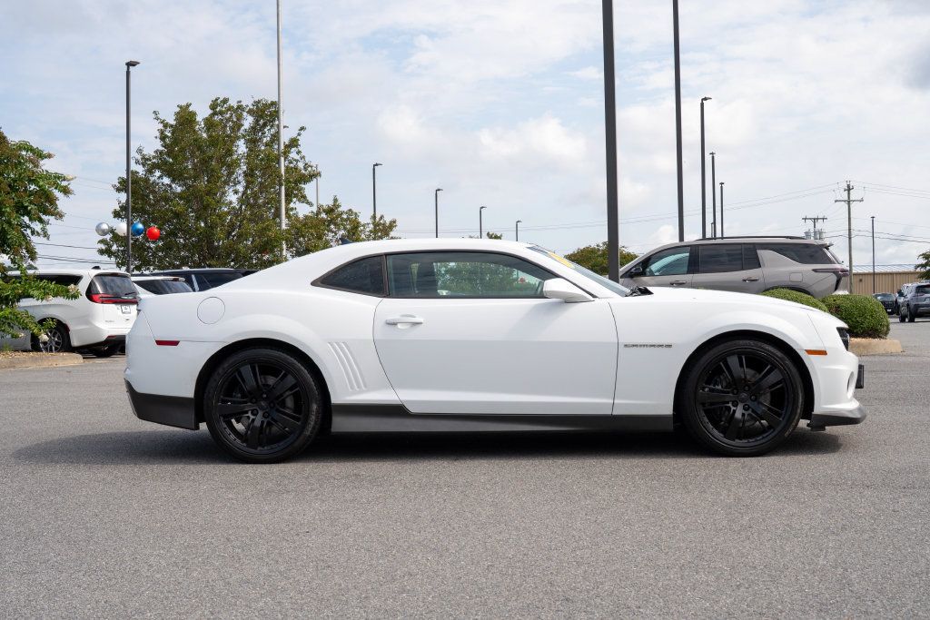 Used 2011 Chevrolet Camaro SS RWD image 8