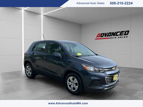Used 2018 Chevrolet Trax LS image 1