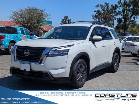 Used 2022 Nissan Pathfinder SV image 1