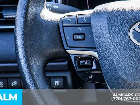 Used 2025 Toyota Camry LE image 34