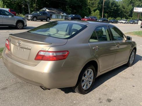 Used 2007 Toyota Camry XLE FWD image 4