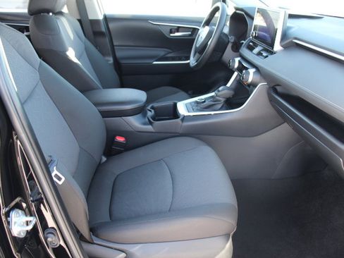 Certified 2025 Toyota RAV4 XLE image 20