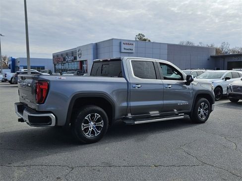 Certified 2022 GMC Sierra 1500 SLT w/ SLT Convenience Package image 11