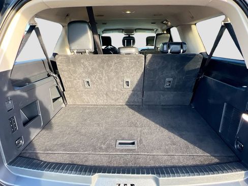 Used 2024 Ford Expedition Max XLT image 26
