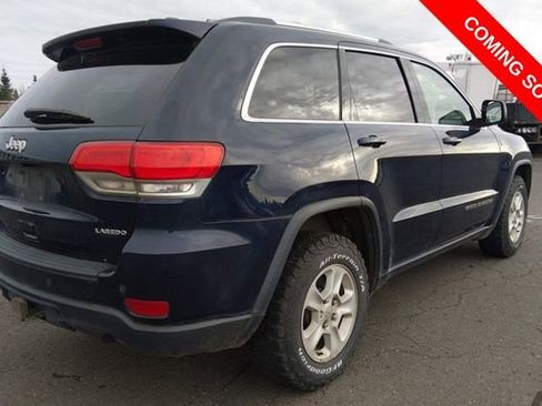 Used 2017 Jeep Grand Cherokee Laredo w/ Quick Order Package 23E image 4