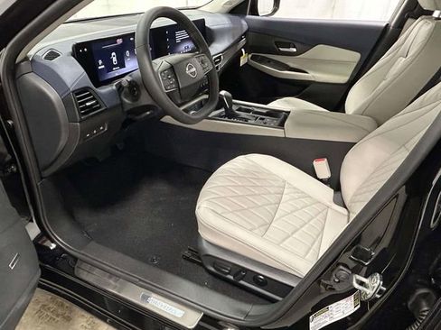New 2026 Nissan Sentra SL FWD image 11
