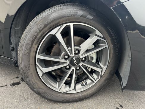 Used 2023 Kia Forte LXS image 8