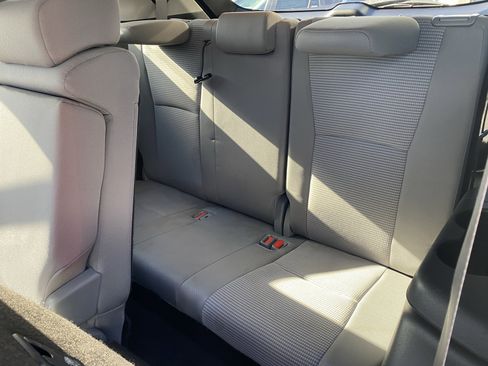 Used 2023 Toyota Highlander LE image 24