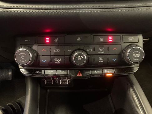 Used 2022 Dodge Durango GT image 33