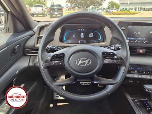 Used 2025 Hyundai Elantra Sport FWD image 15
