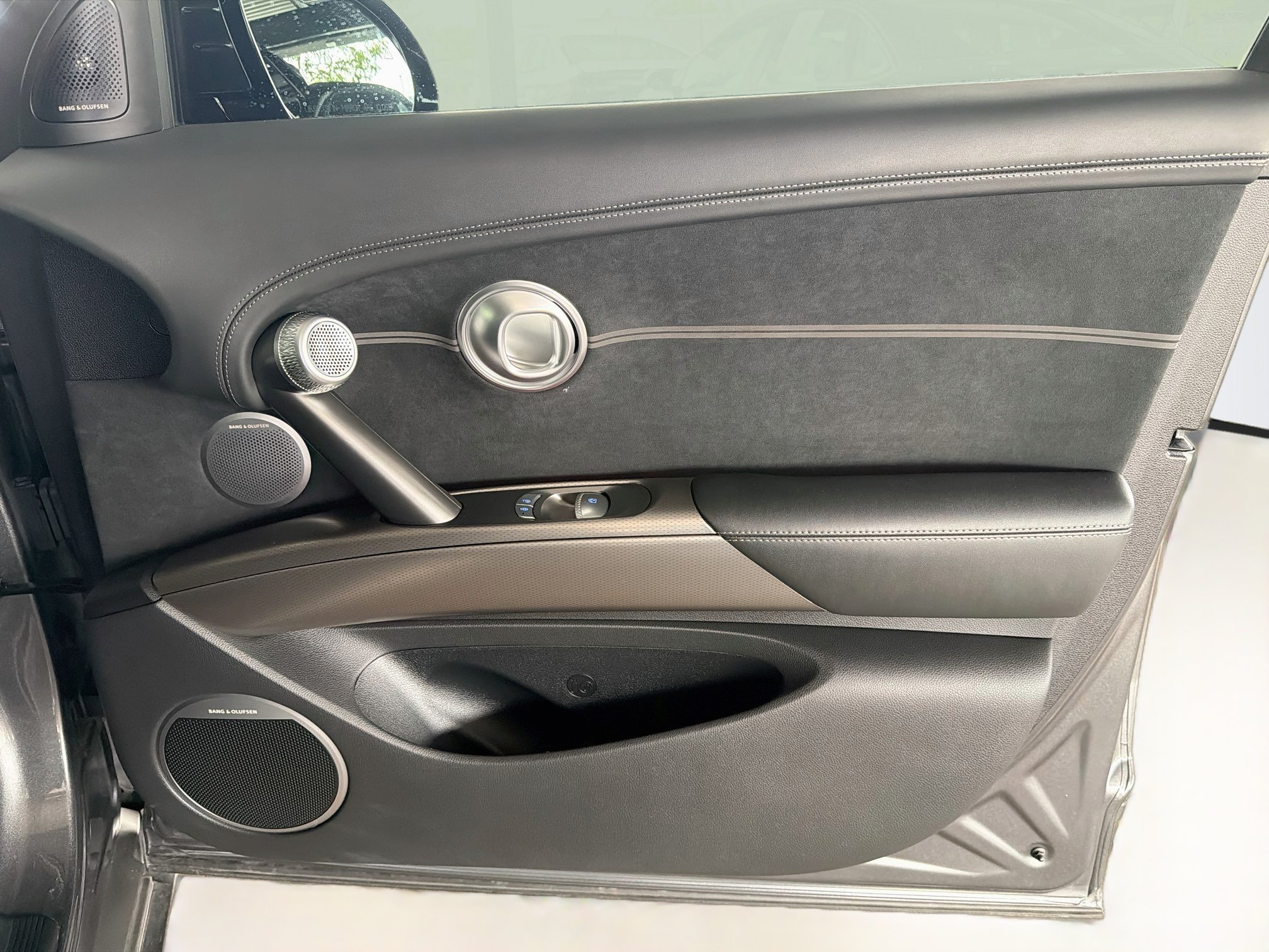 Used 2023 Genesis GV60 Performance AWD/4WD image 33