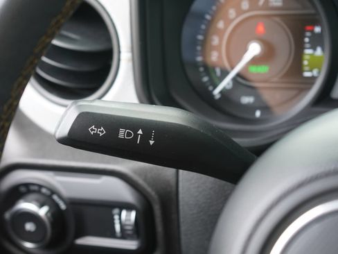 Used 2024 Jeep Wrangler Unlimited AWD/4WD image 16