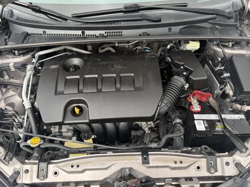 Used 2015 Toyota Corolla LE FWD image 31