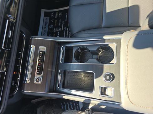 Used 2025 Lincoln Aviator Reserve w/ Illumination Package image 21