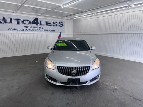 Used 2016 Buick Regal Premium image 2