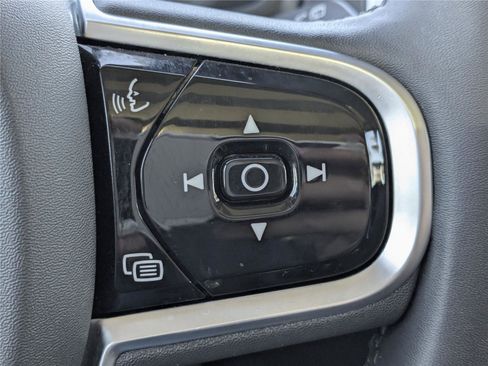 Used 2023 Volvo XC90 B6 Plus w/ Protection Package Premier image 28