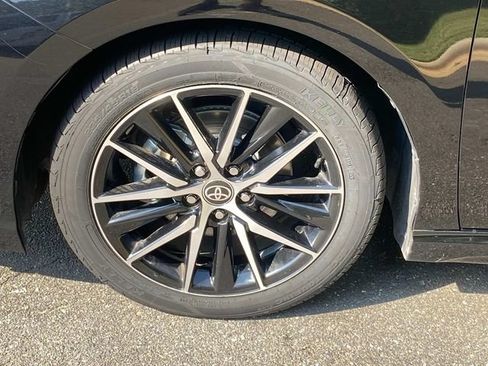 Used 2024 Toyota Camry SE FWD image 6
