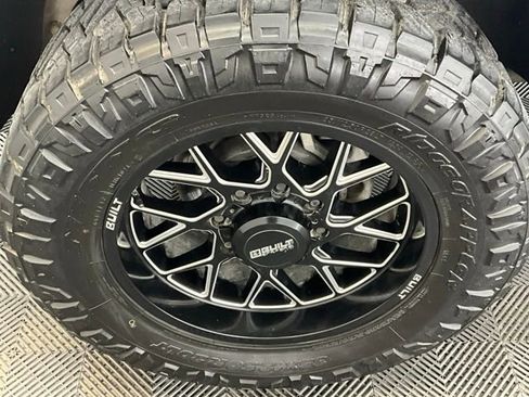 Used 2021 Chevrolet Silverado 2500 LT w/ Convenience Package AWD/4WD image 11
