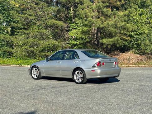 Used 2004 Lexus IS 300 RWD image 4