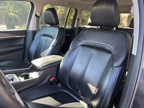 Used 2023 Jeep Grand Cherokee Limited image 12