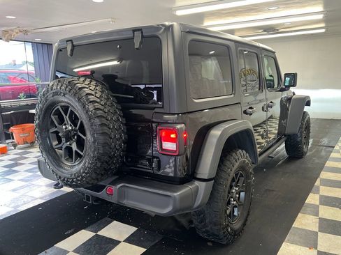 Used 2025 Jeep Wrangler Unlimited Sport AWD/4WD image 14