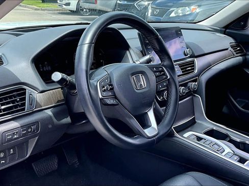 Used 2022 Honda Accord Touring image 16