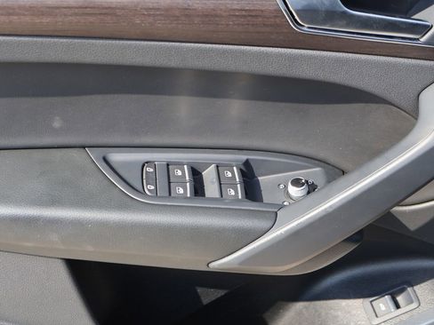 Used 2022 Audi Q5 2.0T Premium w/ Convenience Package image 29