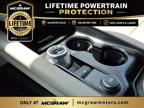 Used 2025 Ford Explorer Active w/ Active Comfort Package RWD image 16