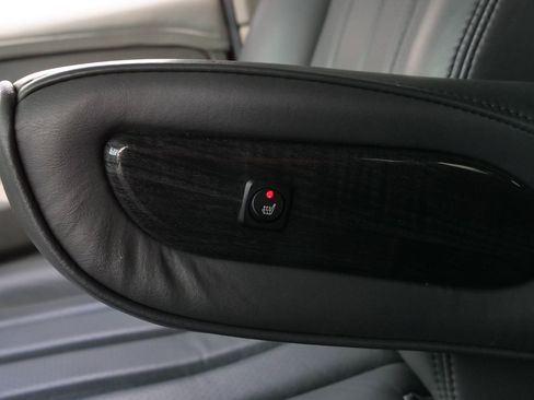 Used 2014 Chevrolet Express 1500 RWD image 19